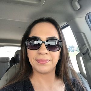 Meet your Posher, Adriana